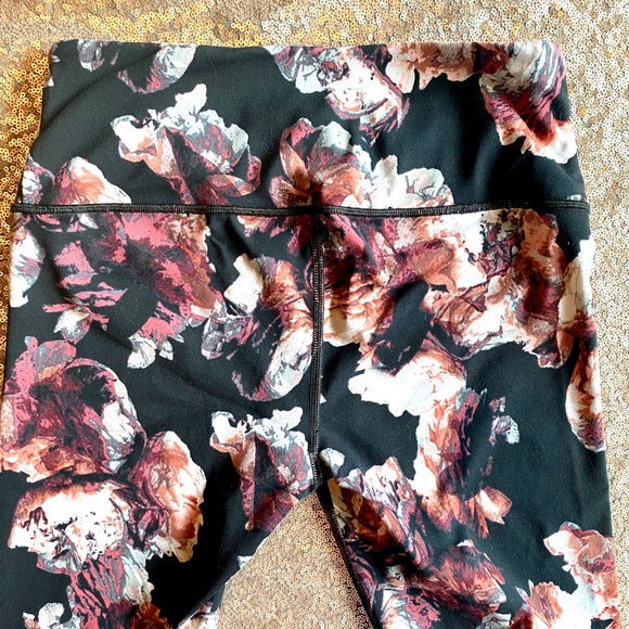 Victoria’s Secret Sport Knockout Black Floral Tight/Legging - Picture 7 of 7
